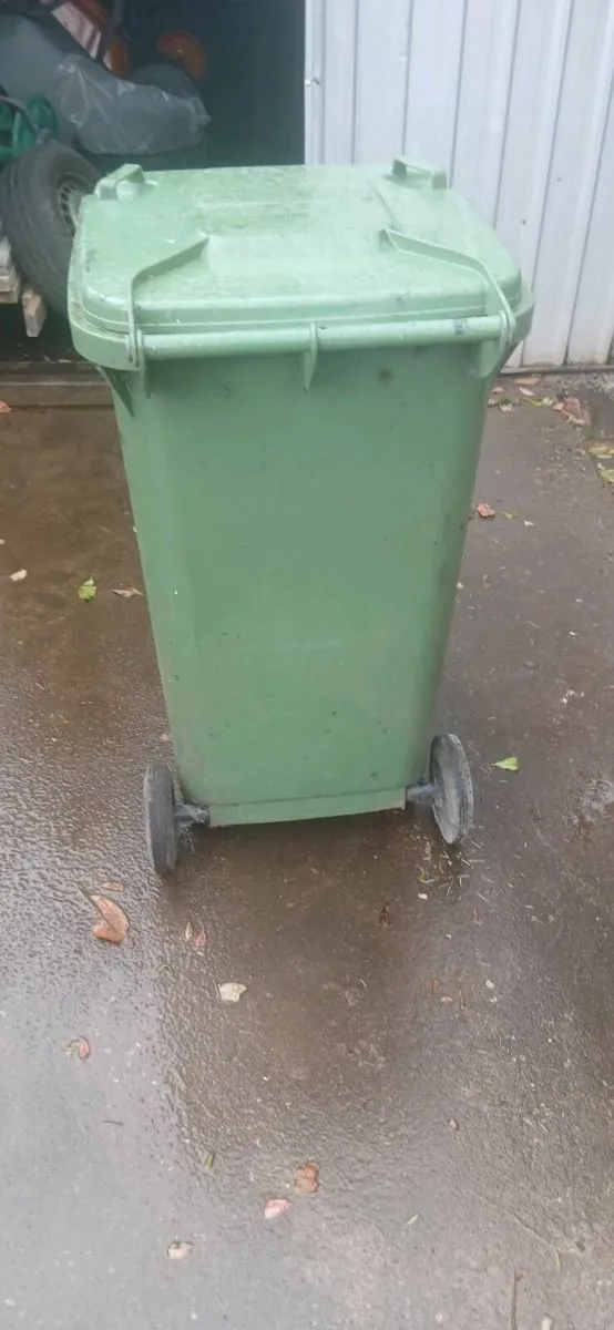 Wheelie bin - Image 1