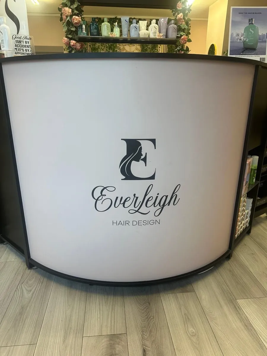 Reception desk - Image 1