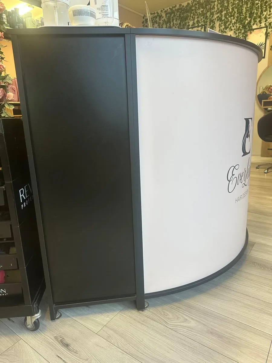 Reception desk - Image 2