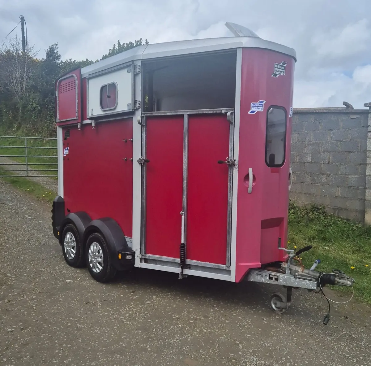 Ifor Williams 506 Horsebox - Image 1