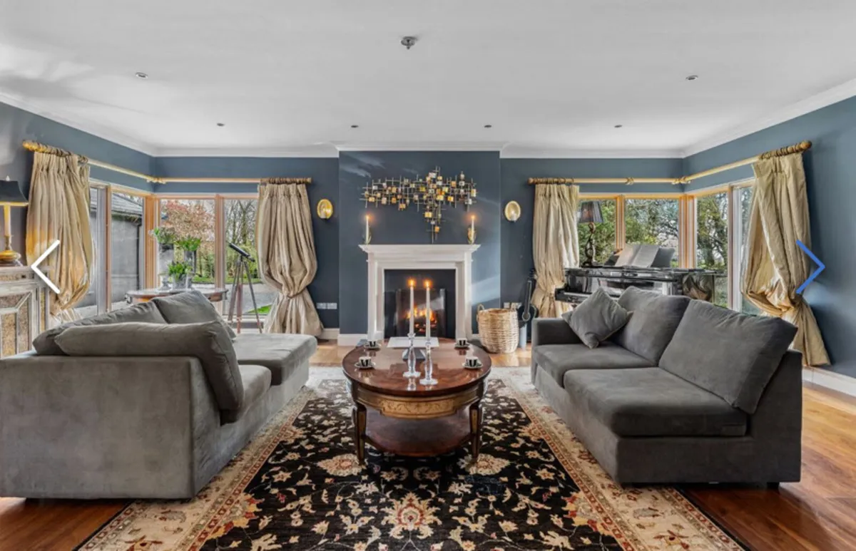 Oval Coffee table - Image 1