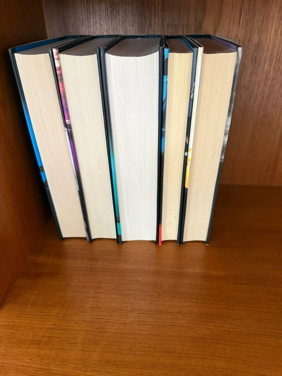 9 Michael Connelly Books - Image 2