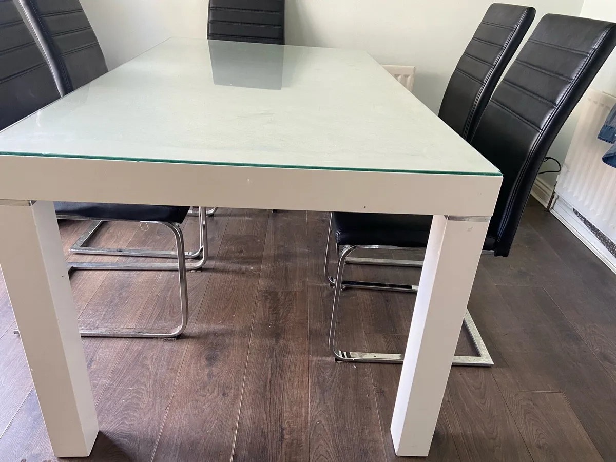 Kitchen Table and 6 chairs - Image 2