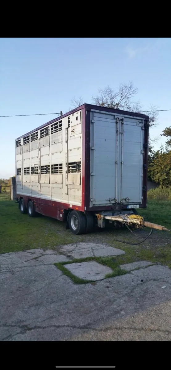 Livestock trailer - Image 1
