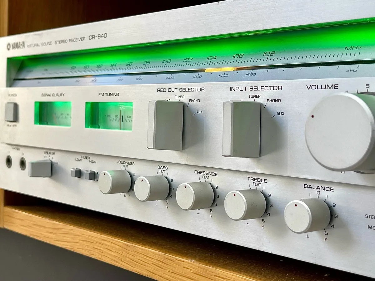 YAMAHA CR-840 integrated receiver - Image 2