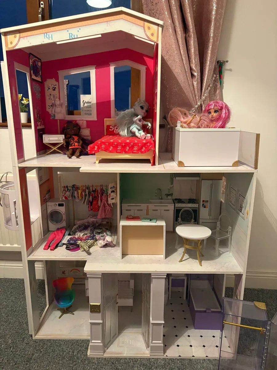 Rainbow High Doll house & accessories - Image 1