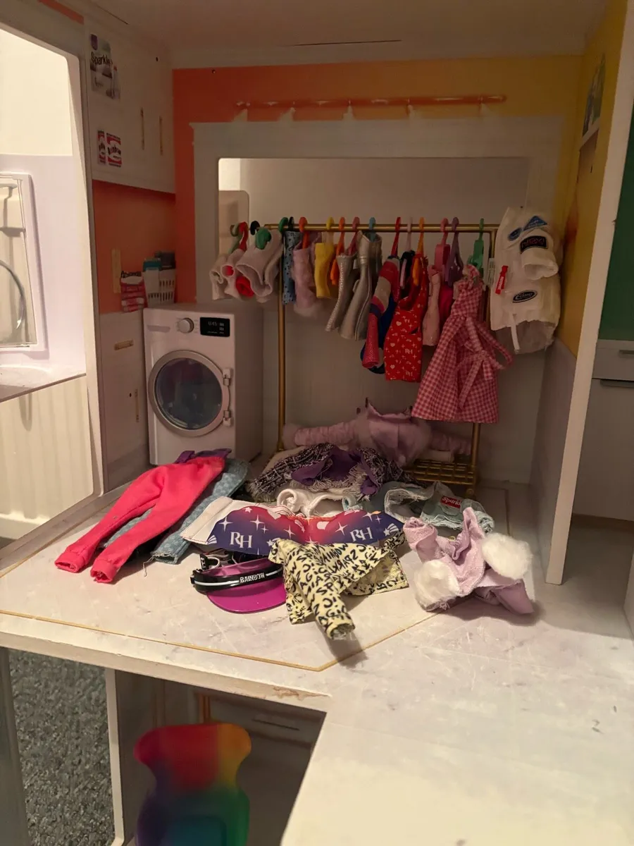 Rainbow High Doll house & accessories - Image 4