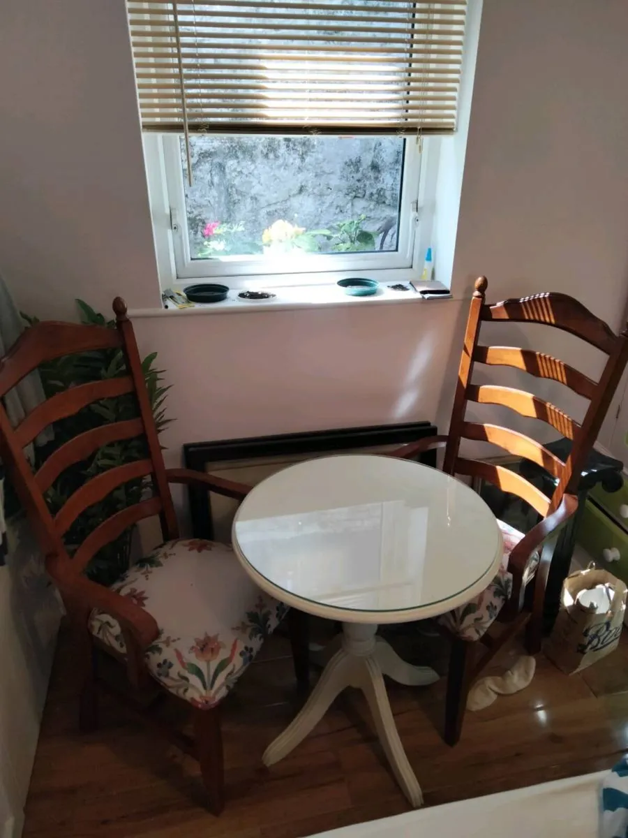 Table and Chairs - Image 1