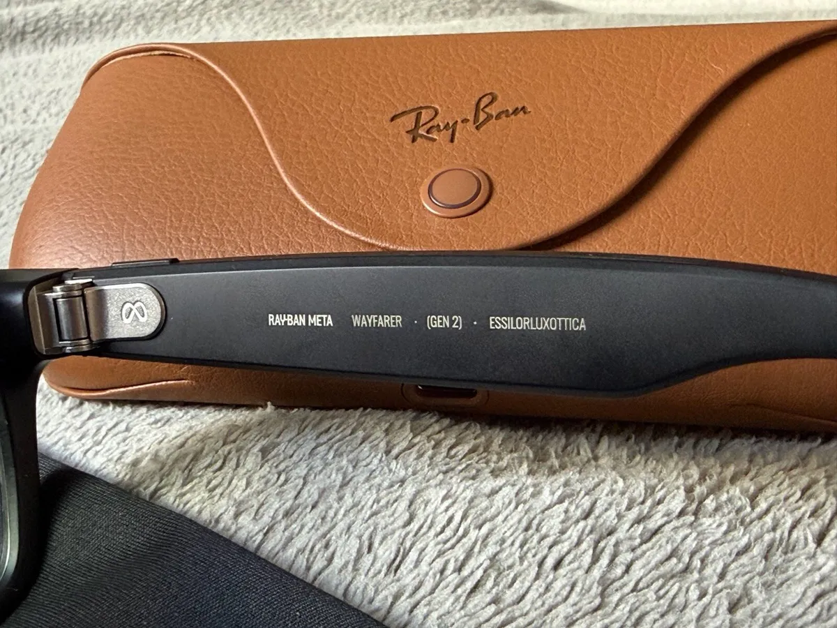 Ray-Ban Meta Glasses (Gen 2) - Matte Black - Image 4