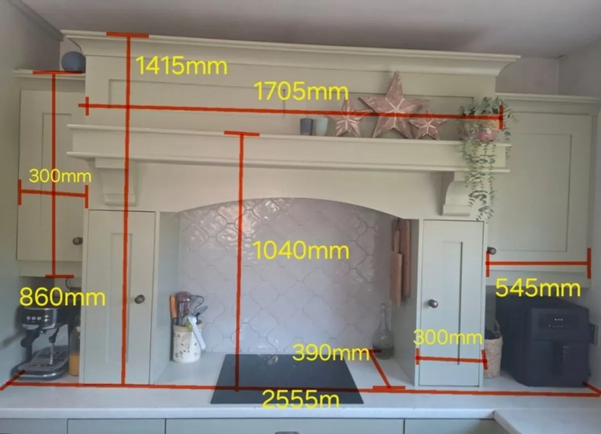 Kitchen cooker hood, mantel & presses - Image 2