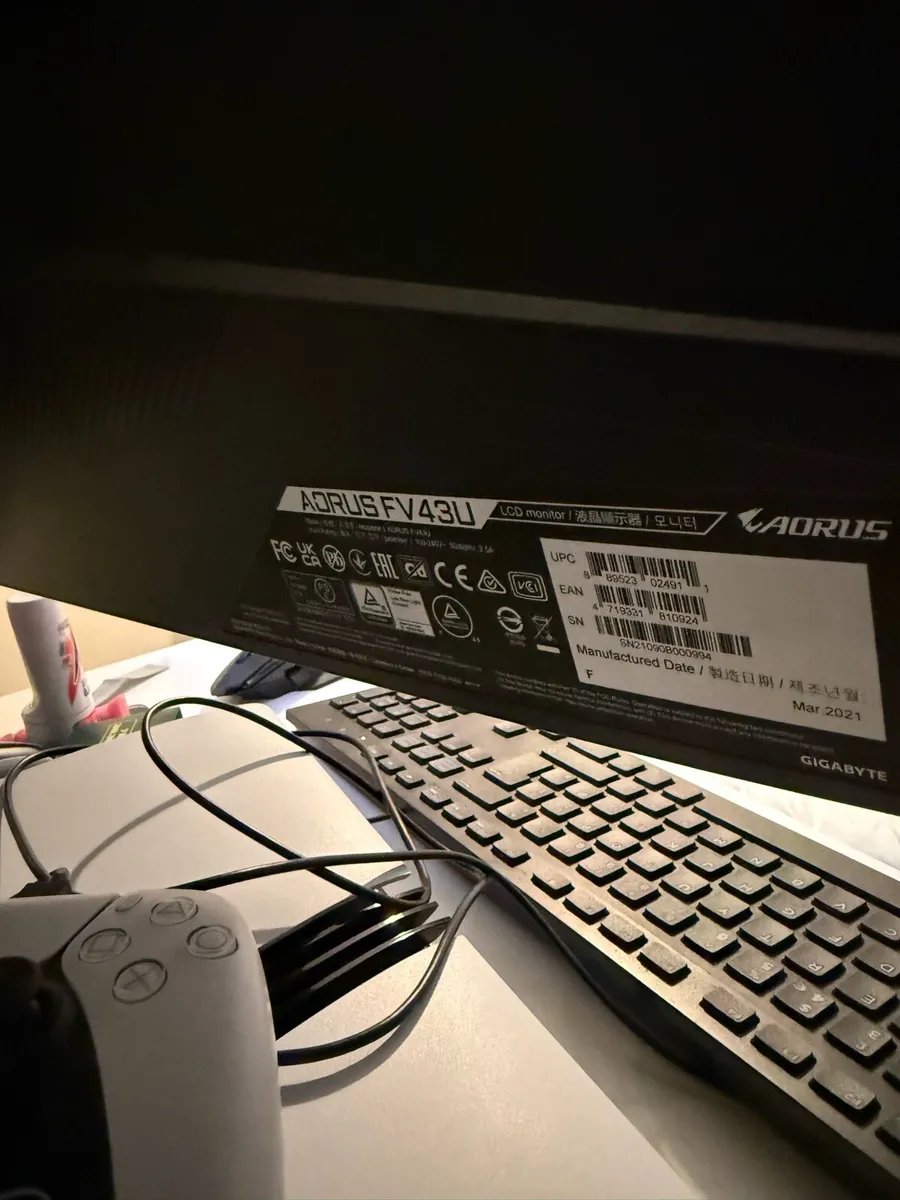 Monitor Gigabyte FV43U - Image 2