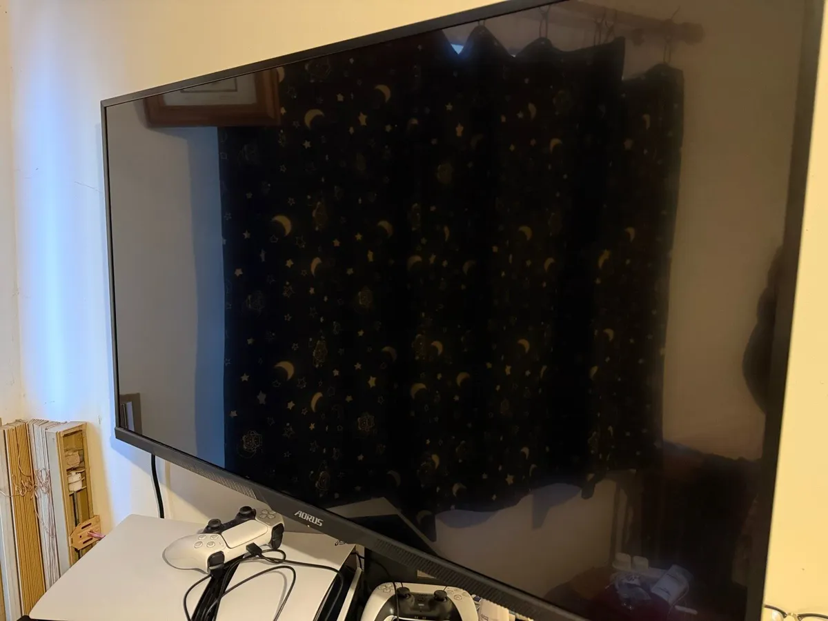 Monitor Gigabyte FV43U - Image 3