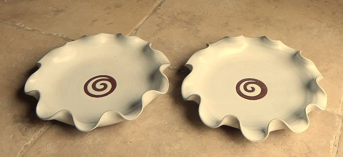 2 Stephen Pearce Pottery Curly Serving Dishes - Image 1