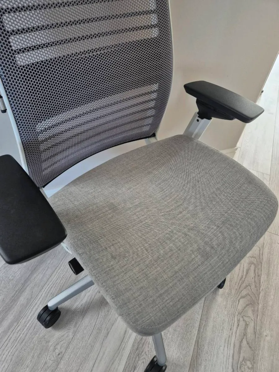 Steelcase Think V2 Ergonomic Task Chair - Image 2