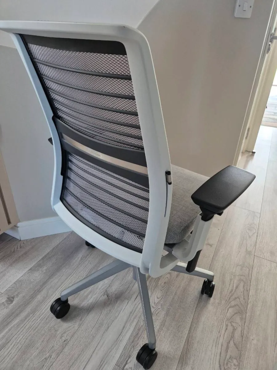 Steelcase Think V2 Ergonomic Task Chair - Image 4