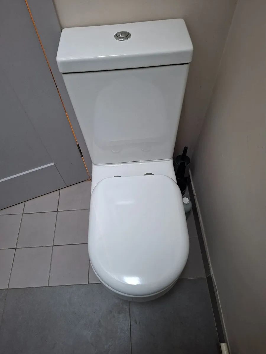Toilet - Image 2