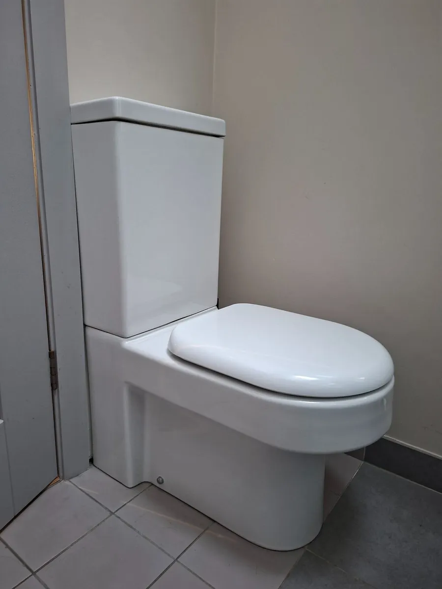 Toilet - Image 3