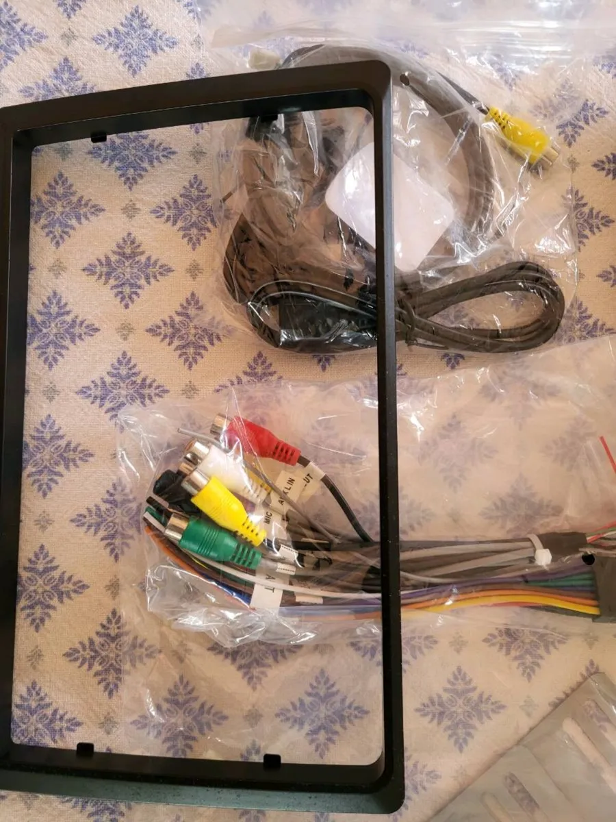 Camera and Radio, Excellent price to take both!! - Image 4