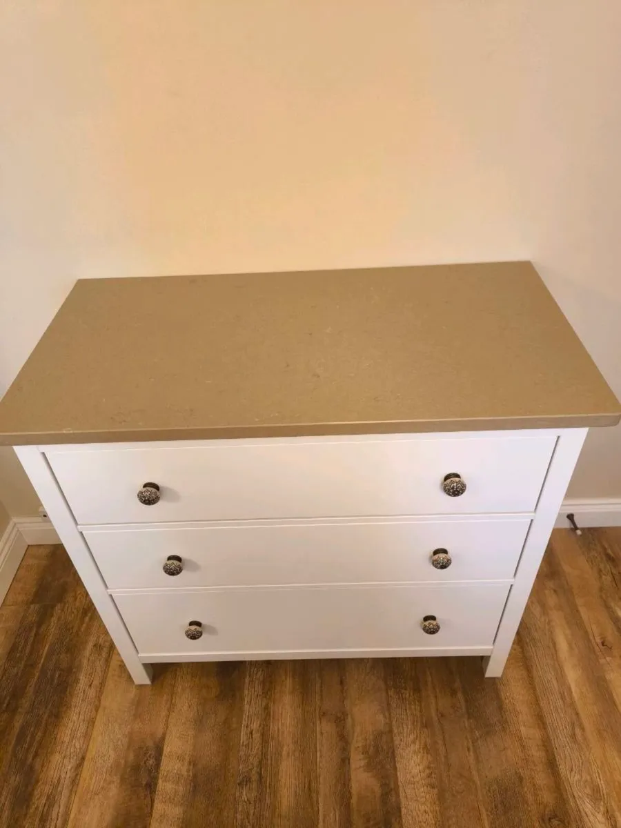 3-draver chest-quartz top - Image 1