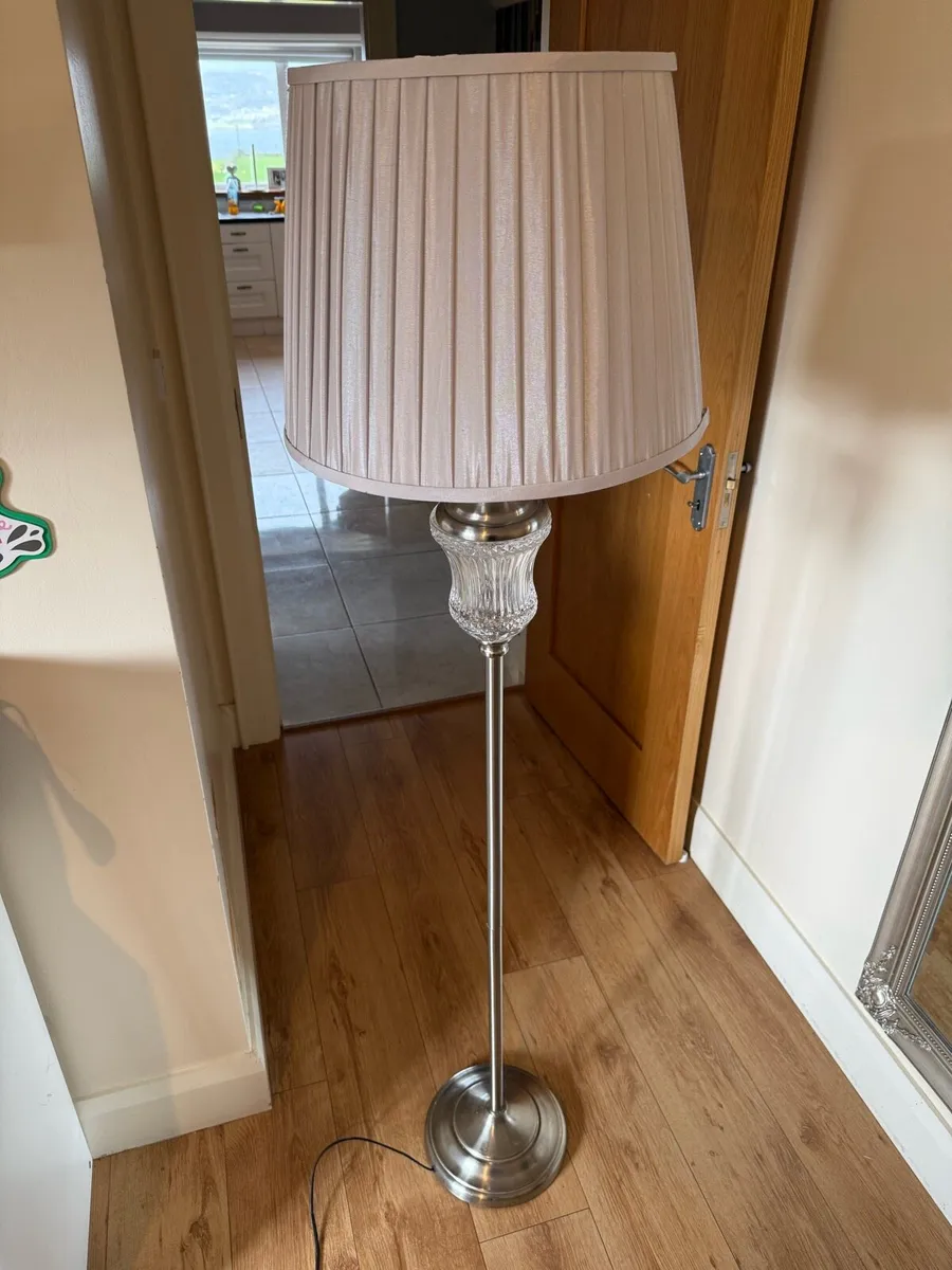 5ft Standing Lamp - Image 3