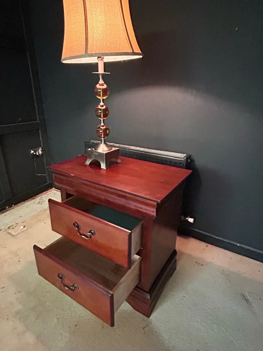 Bedside locker and lamp - Image 4