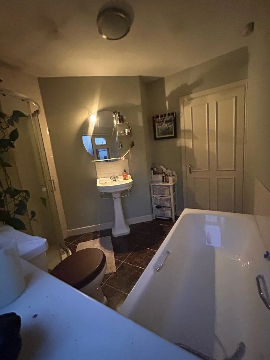 Bathroom suit - Image 2