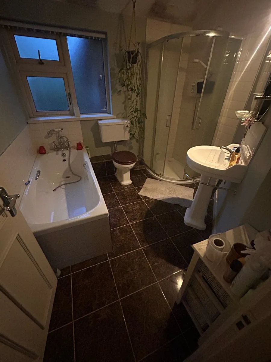 Bathroom suit - Image 3