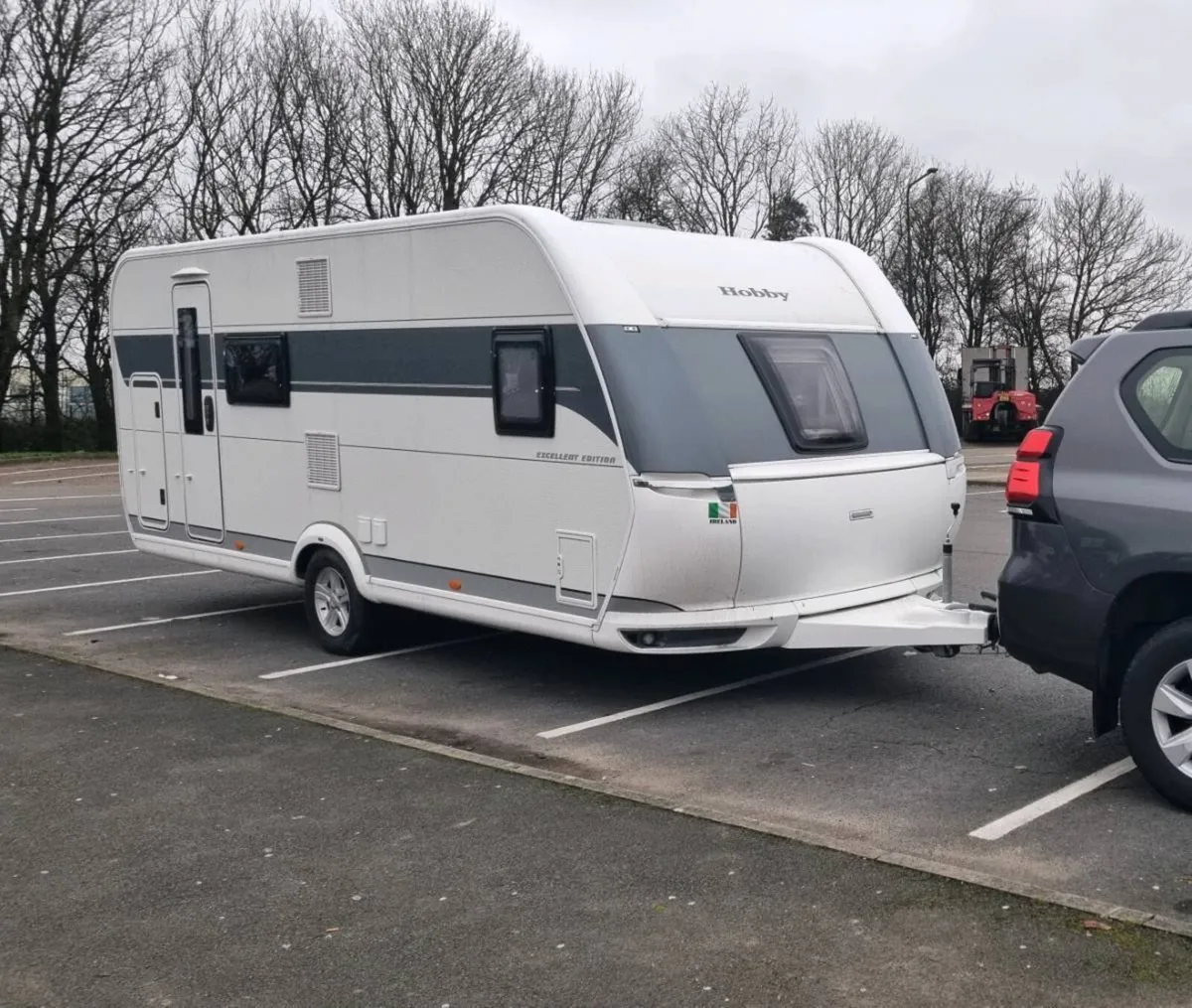 2023 Hobby 6 berth caravan, like new. - Image 1