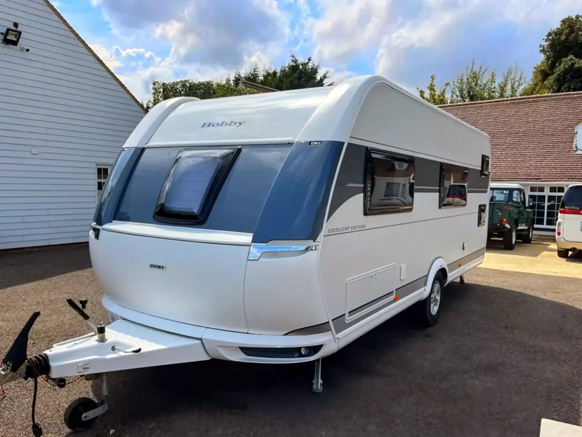 2023 Hobby 6 berth caravan, like new. - Image 2