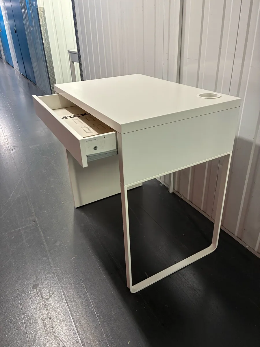 Home office table - Image 1