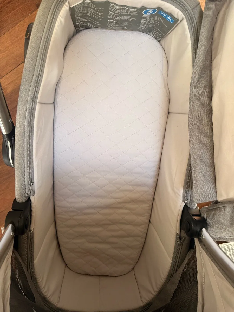 Mamas and Papas Ocarro Griege Colour - Image 3