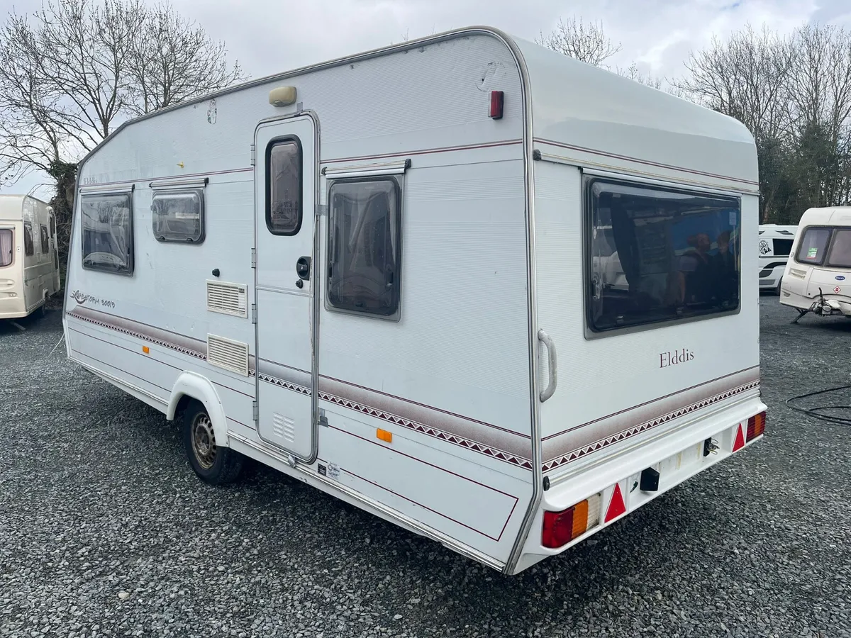 5 berth caravan - Image 3