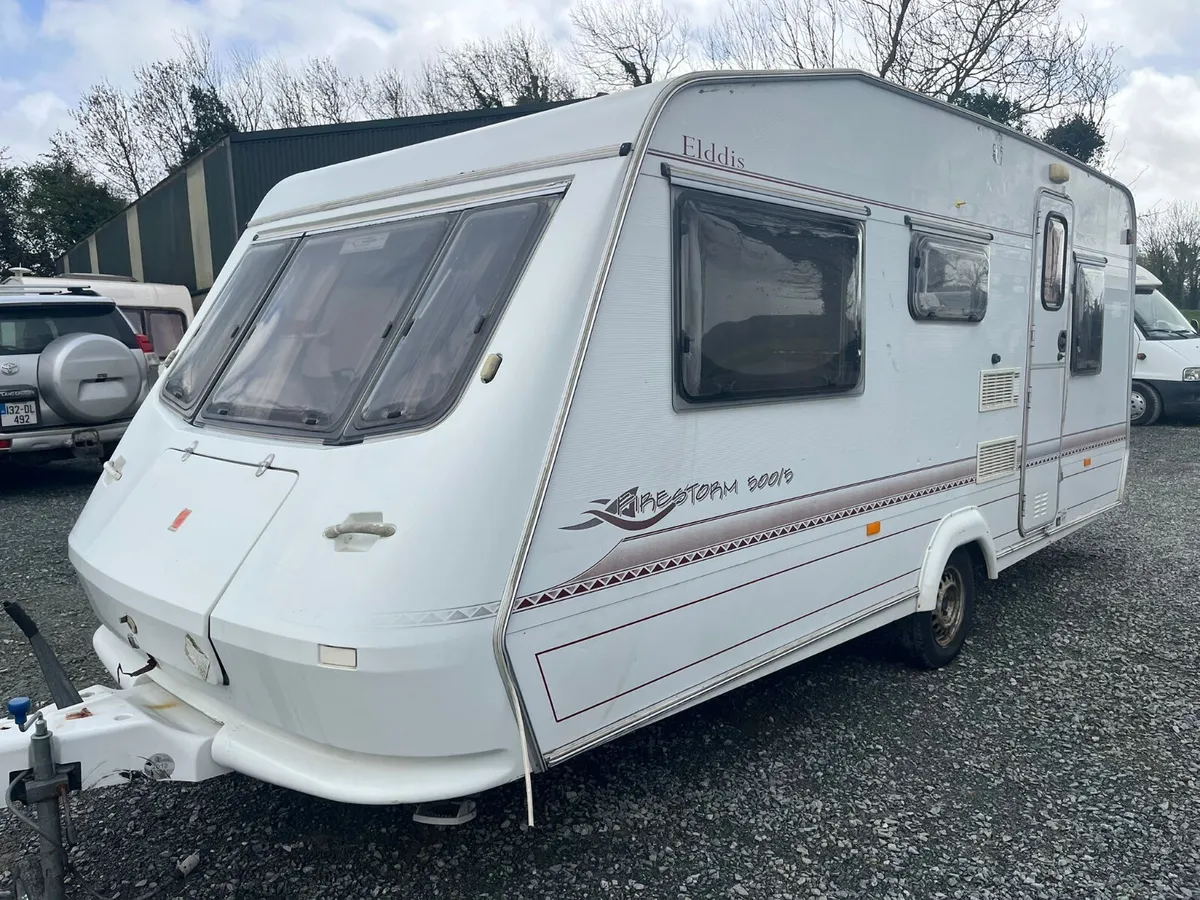 5 berth caravan - Image 1