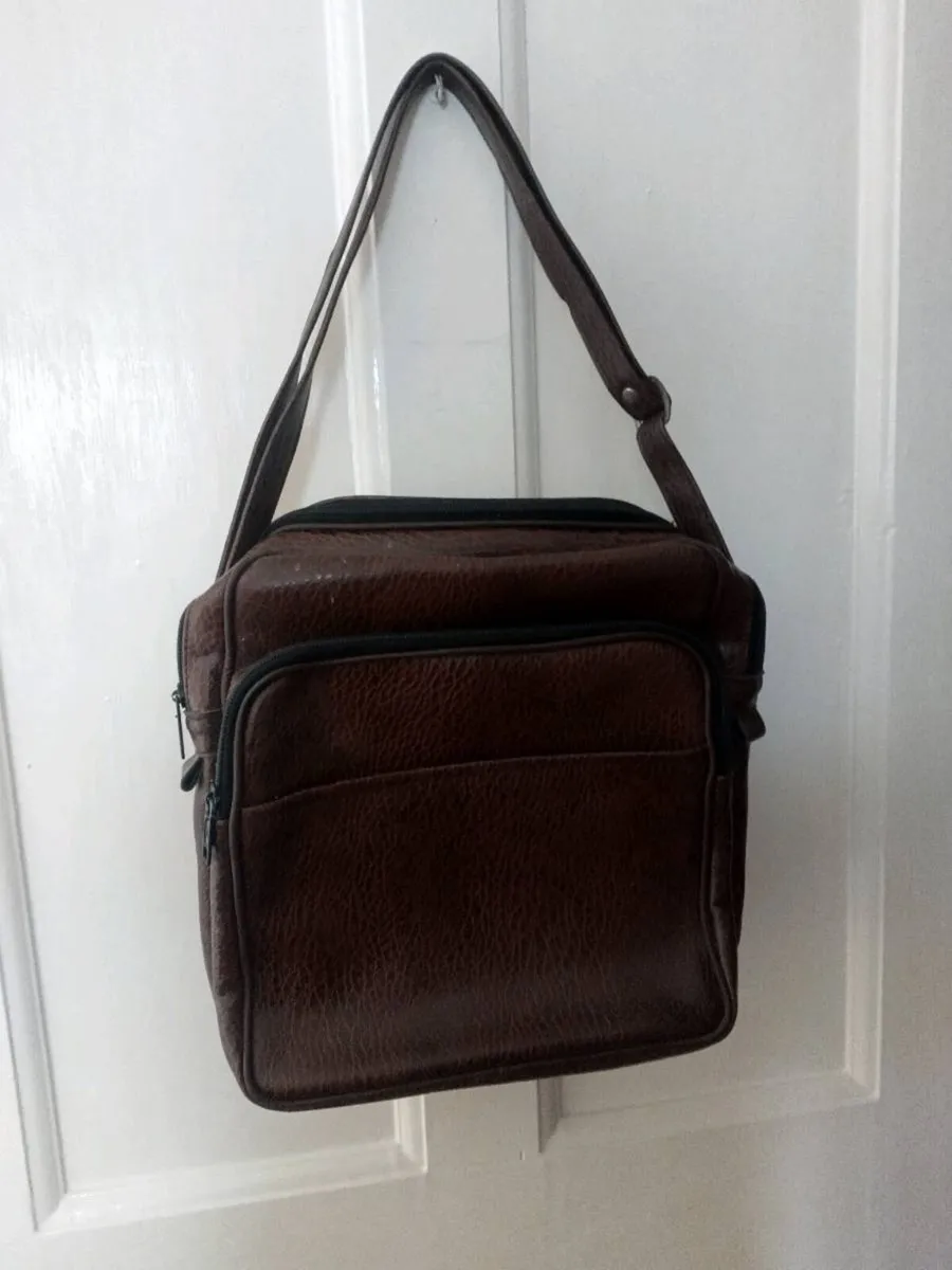 Men's leather shoulder bag - Image 1