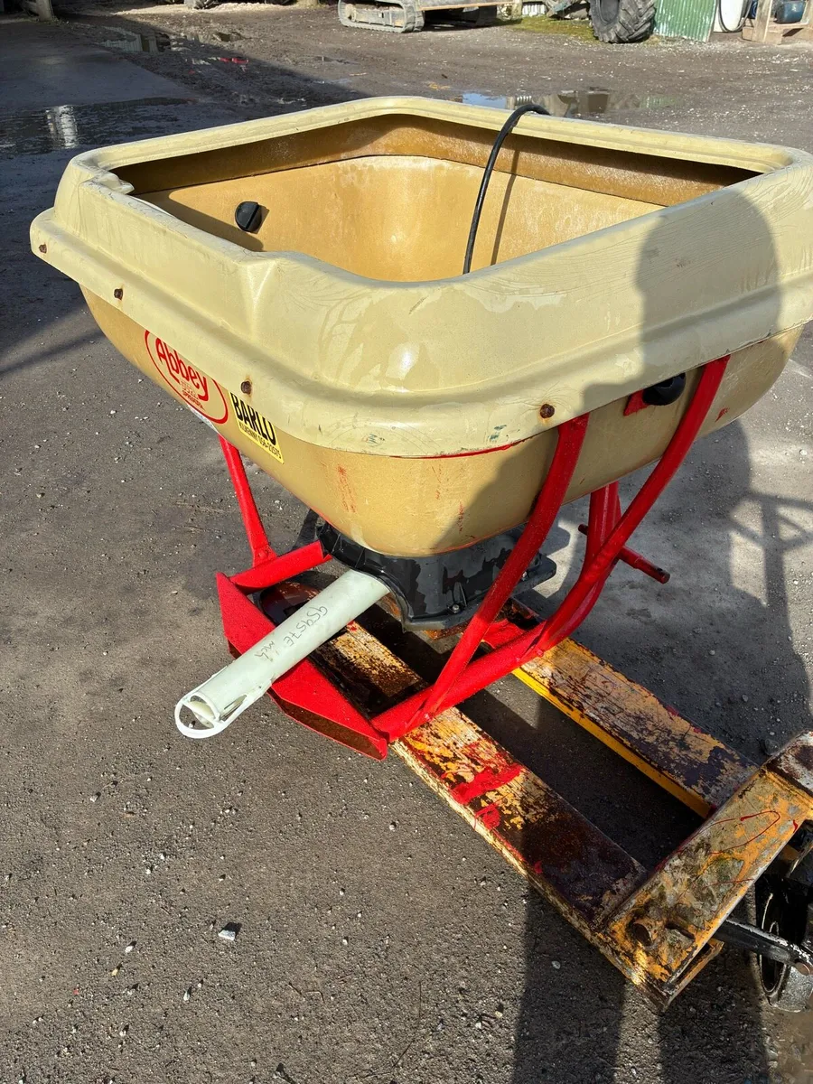 Abbey Fertiliser Spreader - Image 3