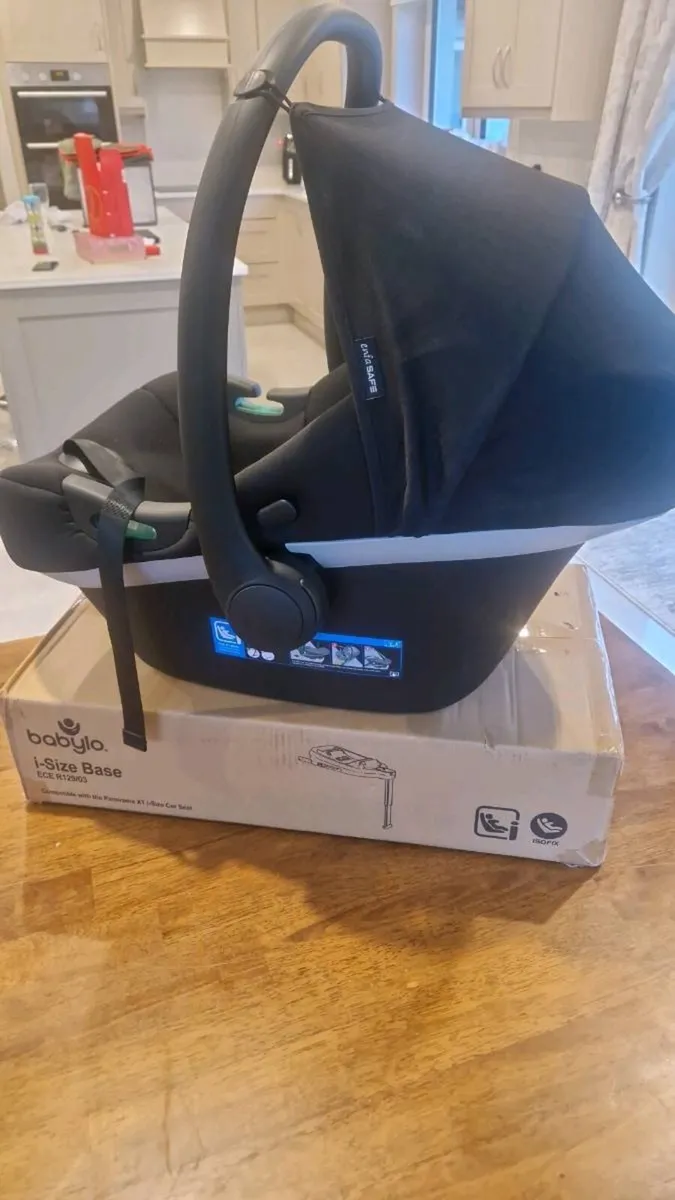 Car seat and isofix base - Image 2