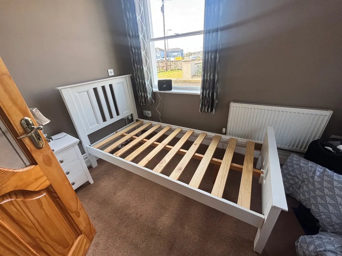 Single bed frame - Image 1