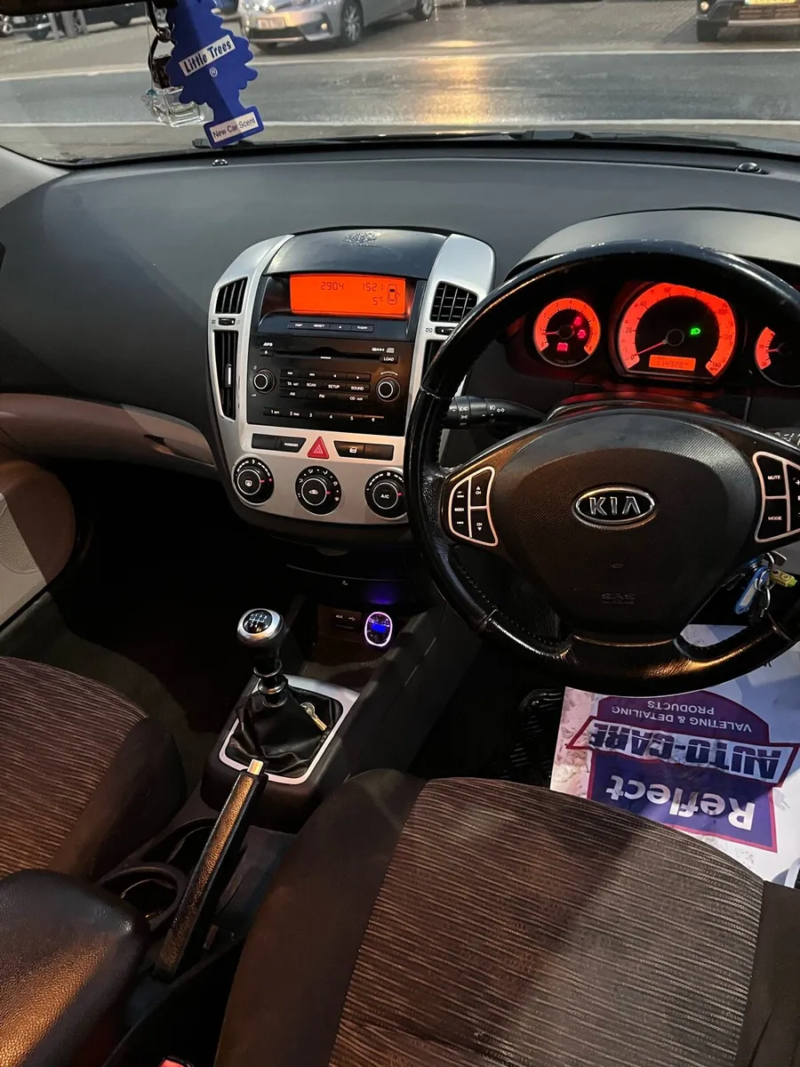 Kia Ceed 2009 1.4 petrol - Image 3