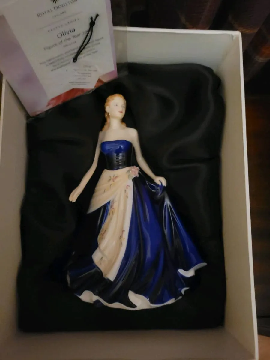 Pretty Ladies Royal doulton doll - Image 1