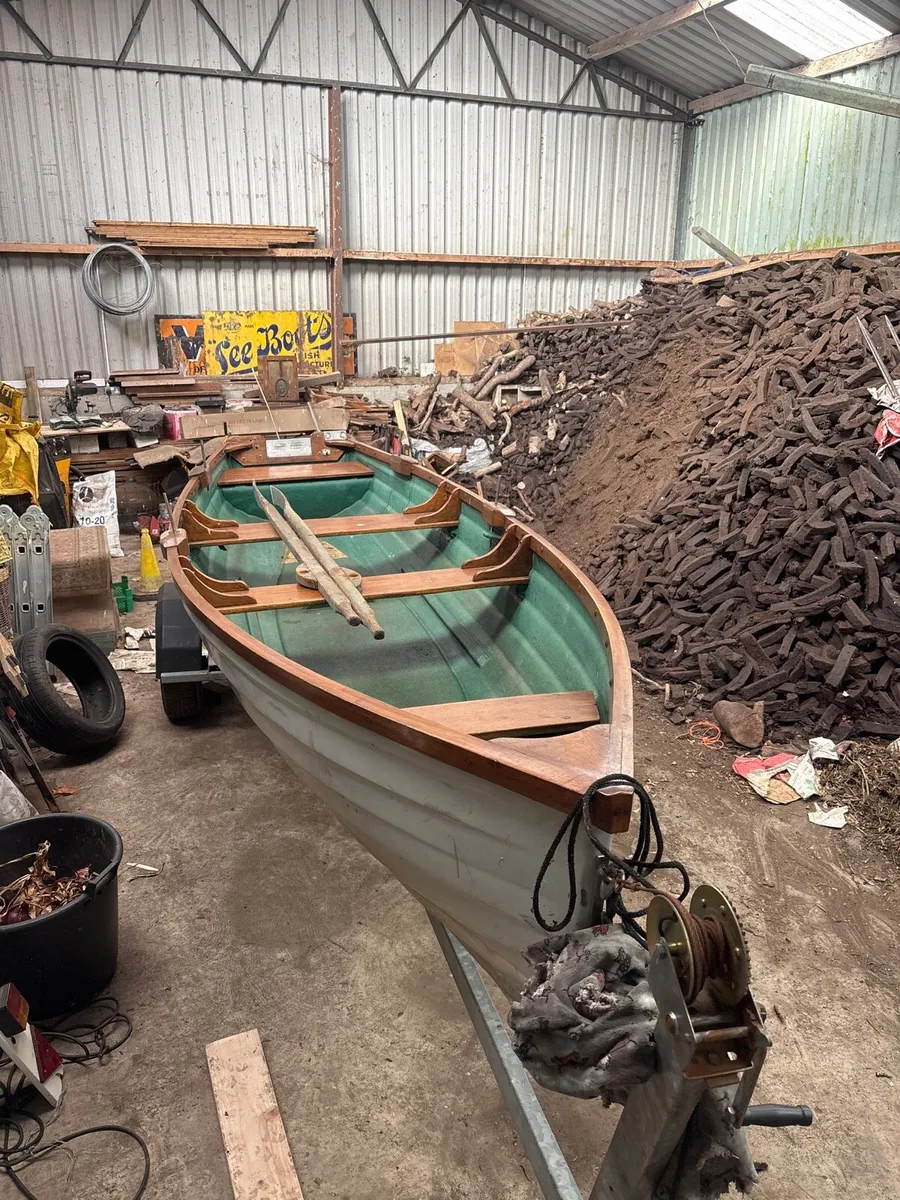 17 Foot Lake Boat , Fibreglass , Solid Boat - Image 1