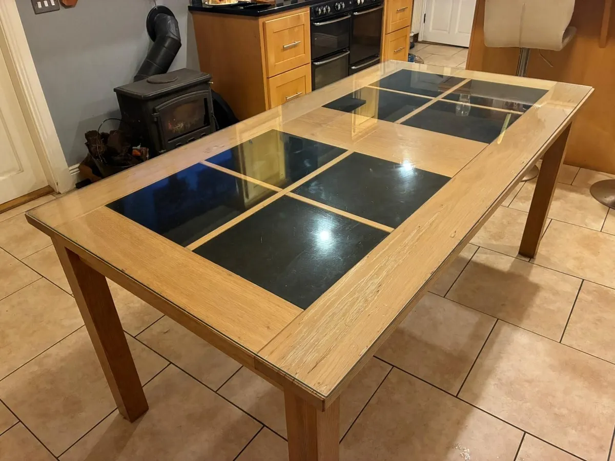 Table & chairs - Image 1