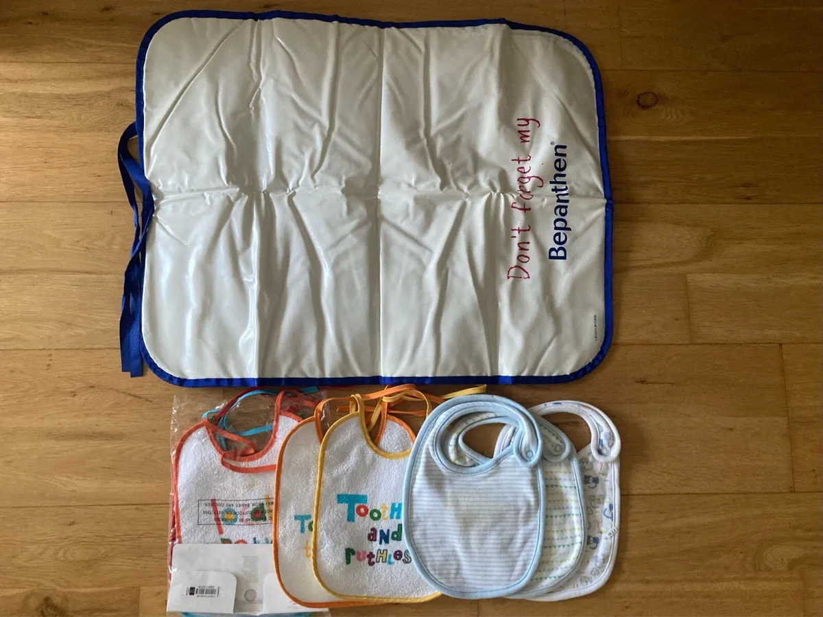 Changing mat / bibs - Image 2