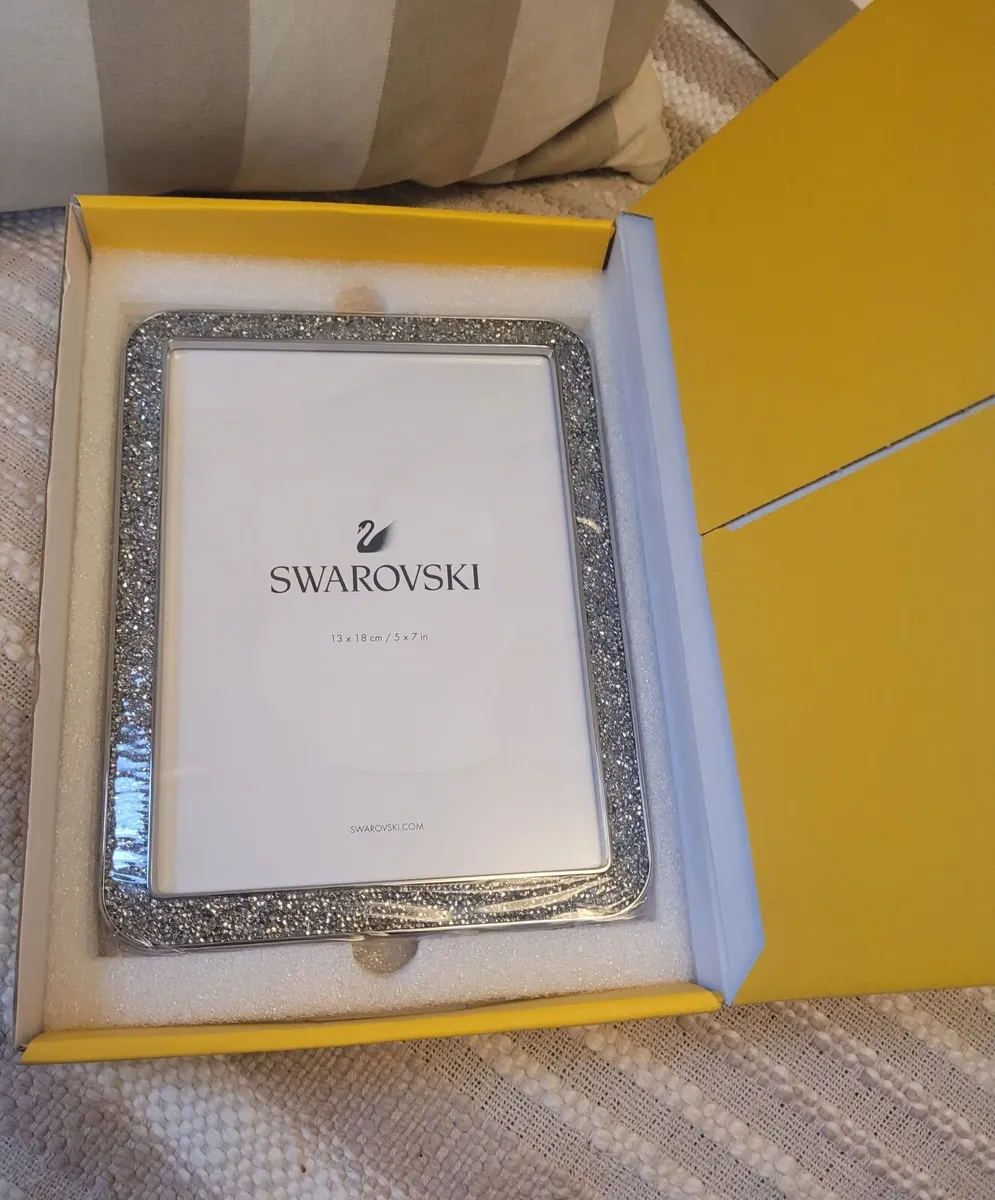 Swarovski Crystal  5 x7 picture frame - Image 1