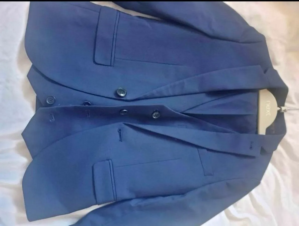 Boys suit - Image 4