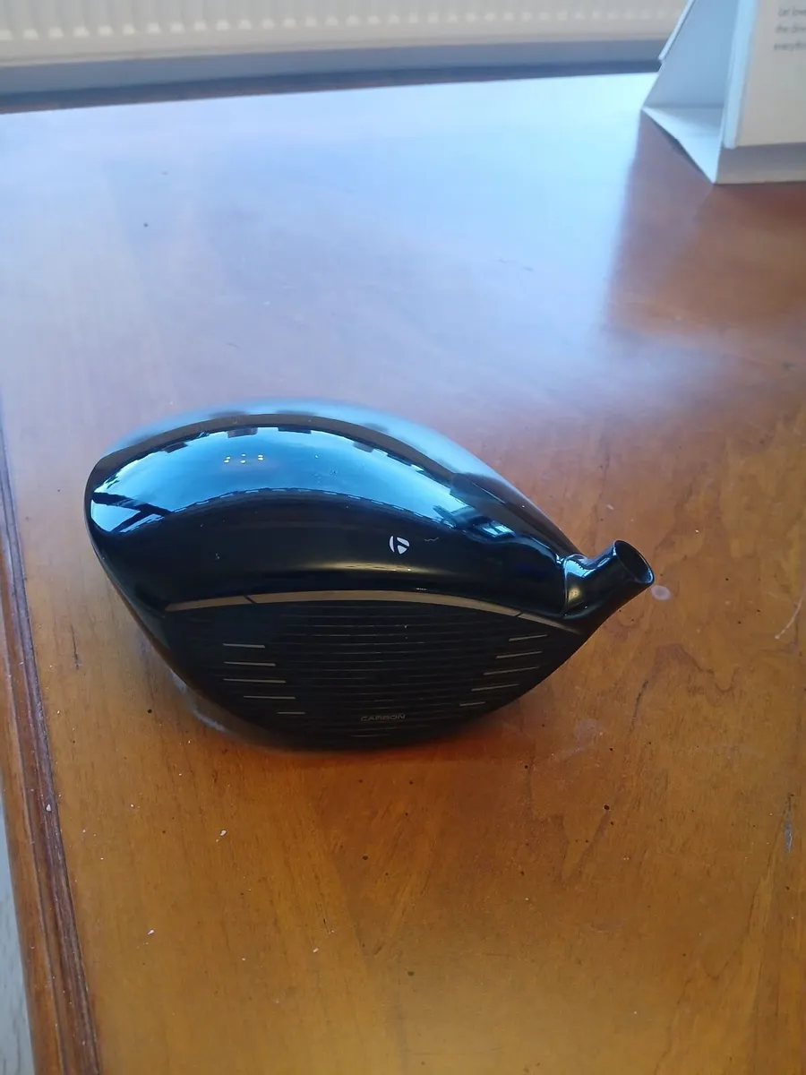 Taylormade qi10 driver head immaculate - Image 1