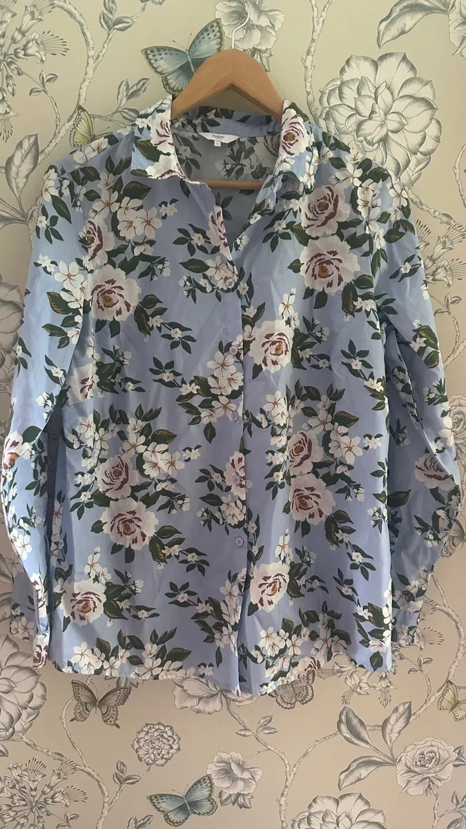 Women’s shirt 14 - Image 1