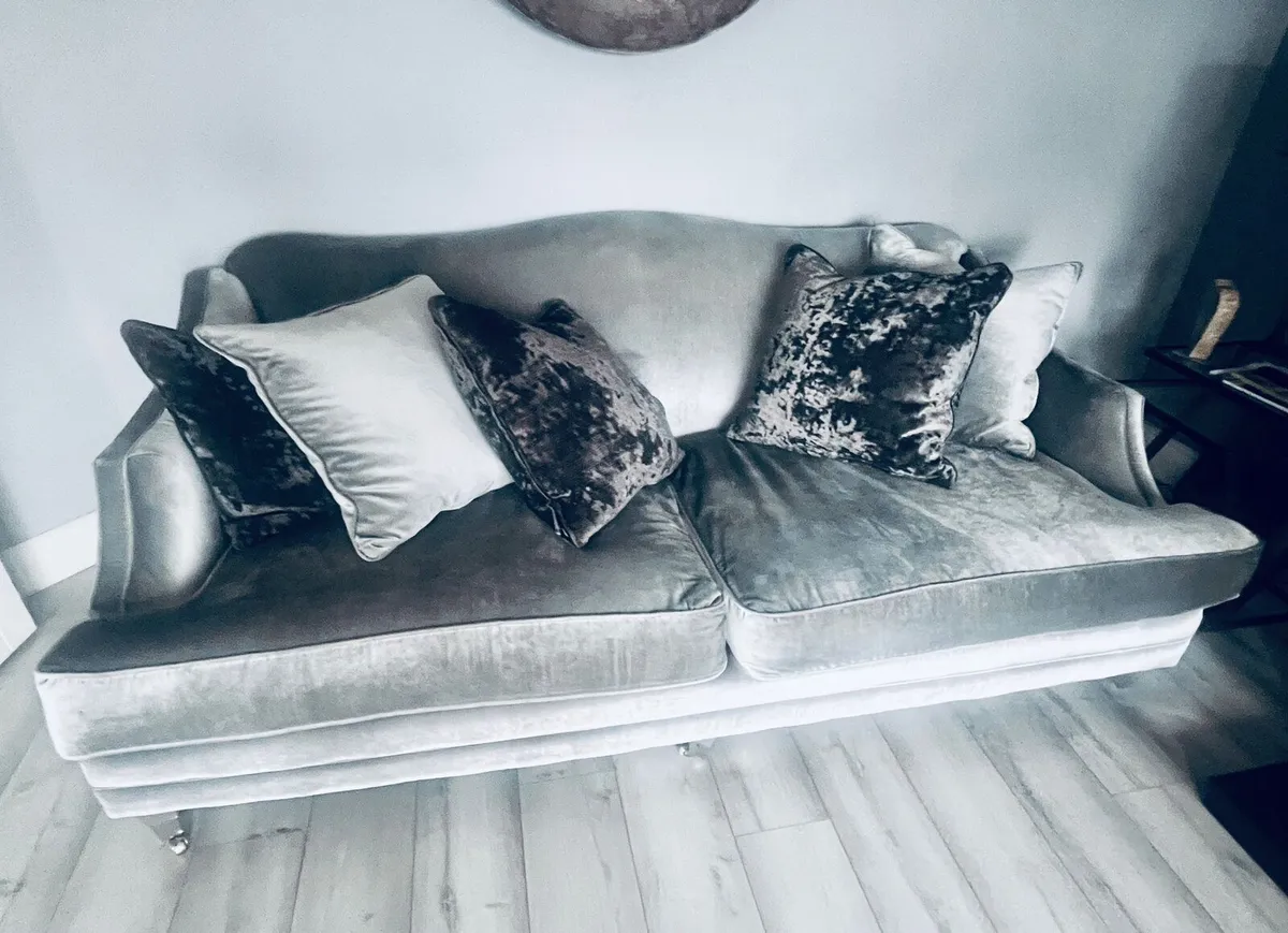 Sofa Set. Belvedere 4 seater sofa and cuddler - Image 2