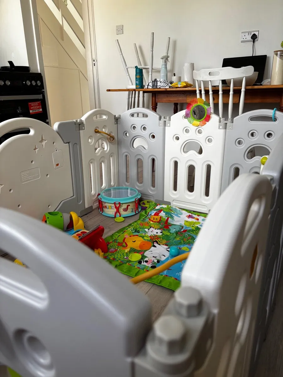 Baby play pen - Image 2