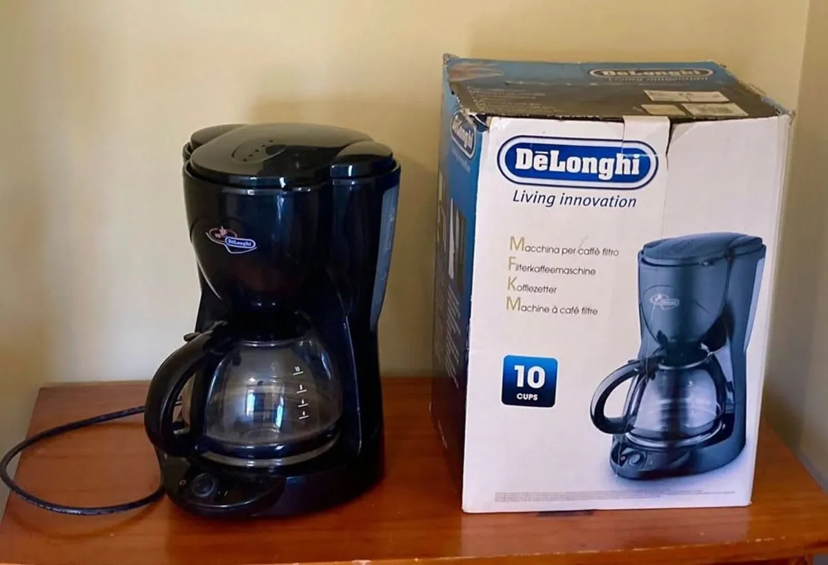 De’Longhi Coffee Machine  – With Box & Instruction - Image 1