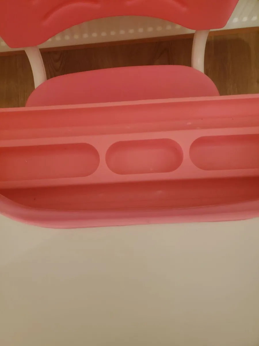 Girls pink desk as new - Image 2